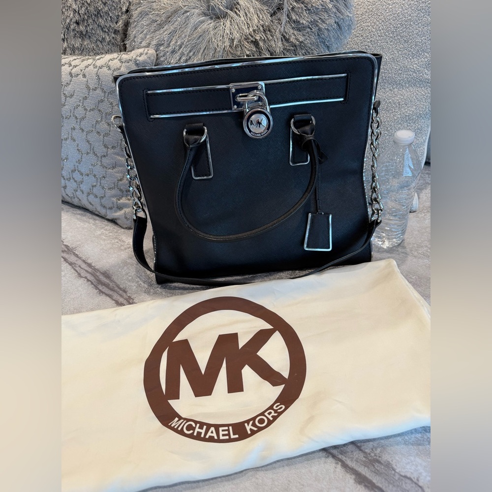 Large BEAUTIFUL MICHAEL KORS BAG